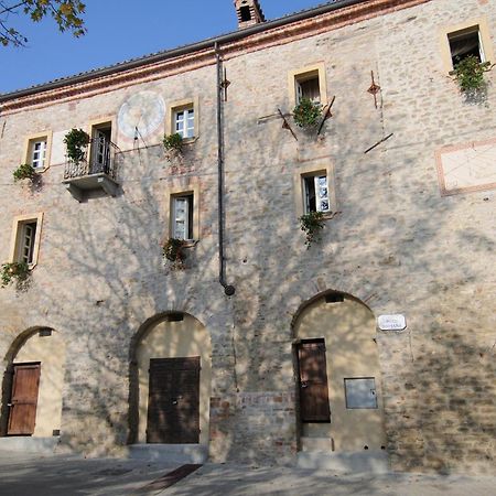 Cerretto Langhe Dimora Storico Romantica Il Sole E La Luna المظهر الخارجي الصورة