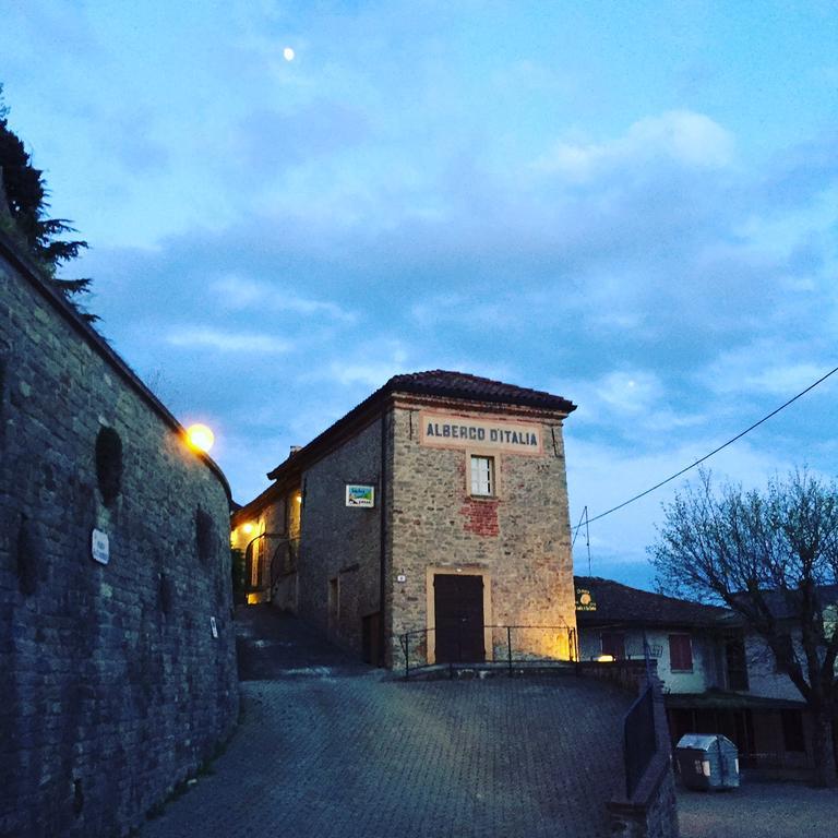 Cerretto Langhe Dimora Storico Romantica Il Sole E La Luna المظهر الخارجي الصورة