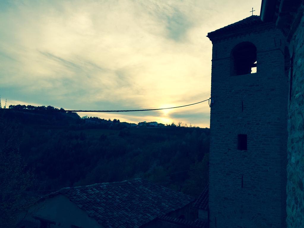 Cerretto Langhe Dimora Storico Romantica Il Sole E La Luna المظهر الخارجي الصورة